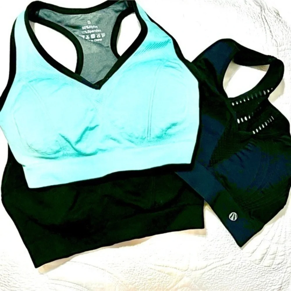 sport bra pack of three Premium Mirka sport size small. 32/34 B
